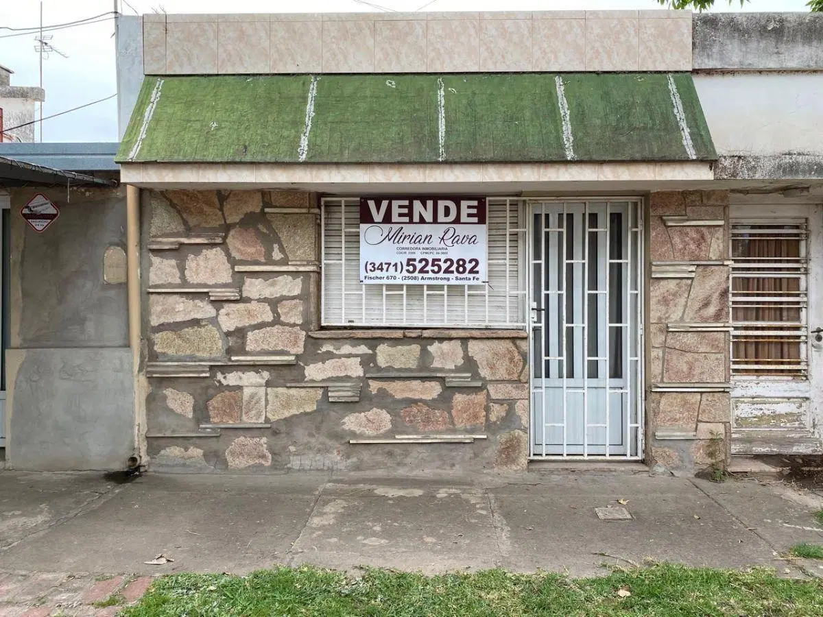 Casa de 2 plantas + departamento a reciclar. Rivadavia 417, Armstrong 5