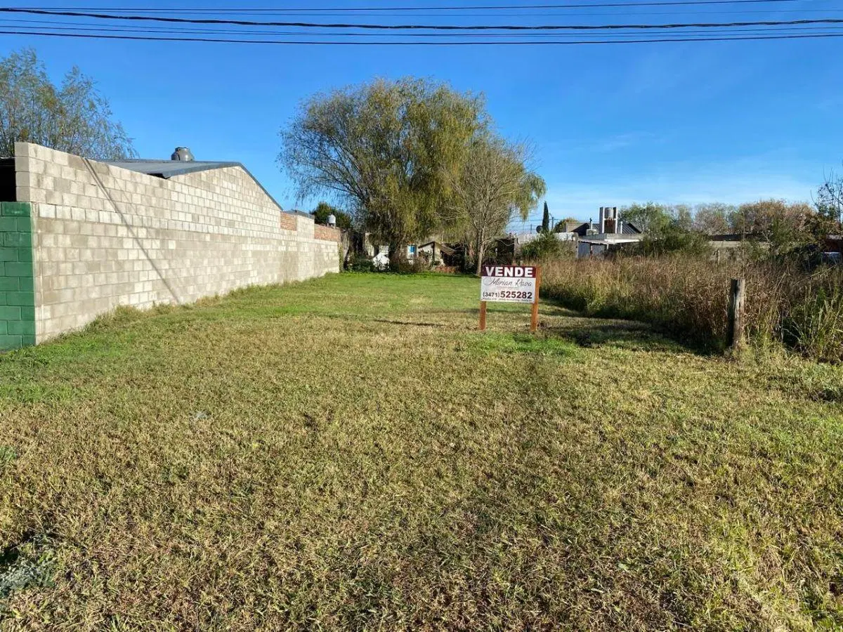 Terreno de 315 m² en venta en Armstrong 4