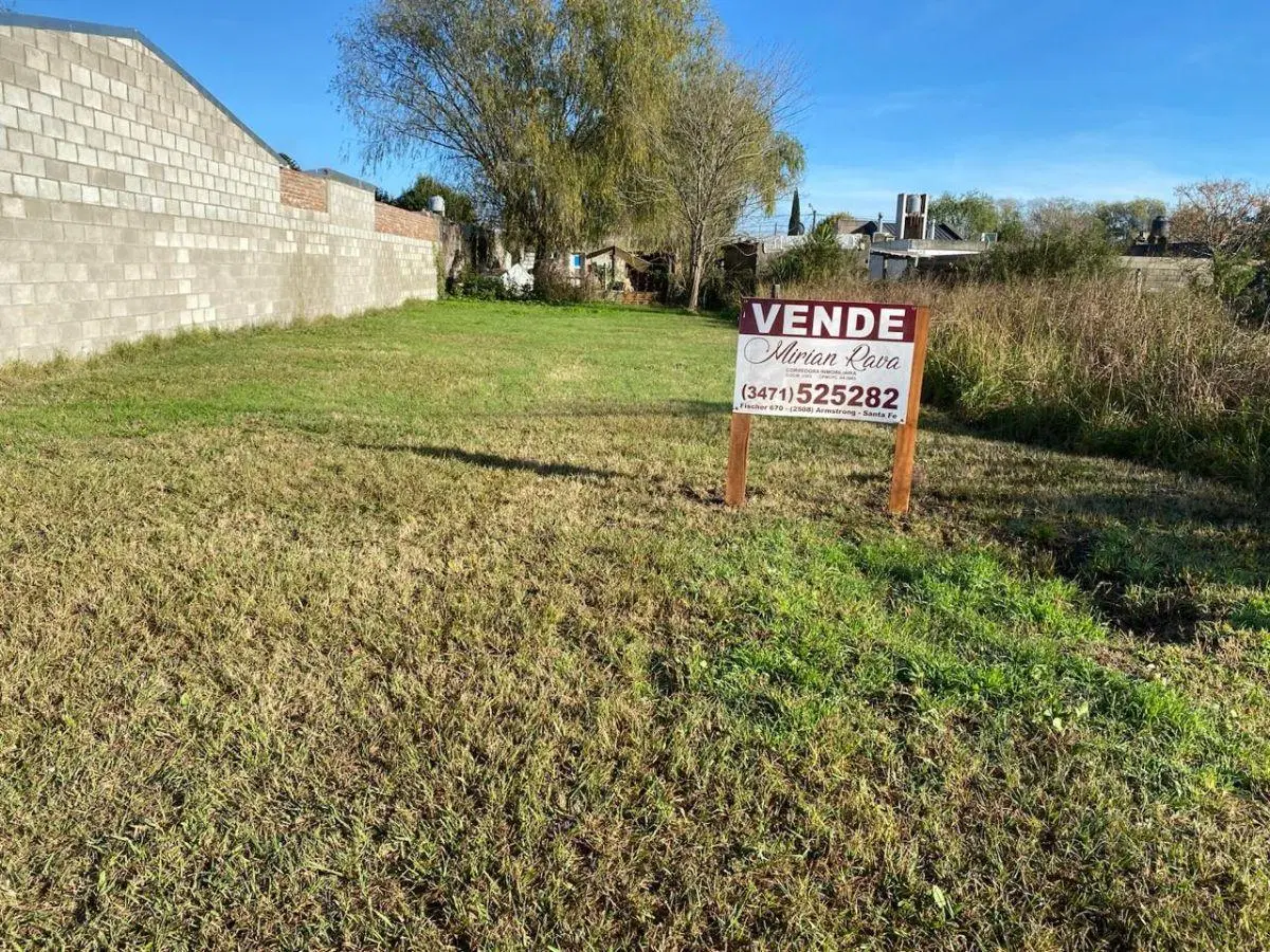 Terreno de 315 m² en venta en Armstrong 2