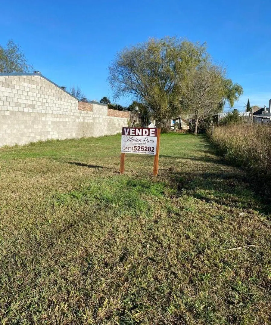 Terreno de 315 m² en venta en Armstrong 6