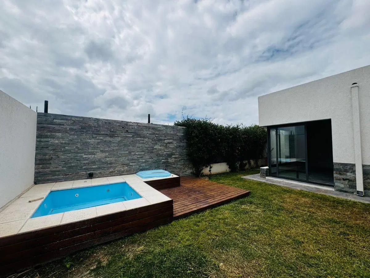 Residencia de Lujo en alquiler | Suite con Jacuzzi | Diseño Premium 5