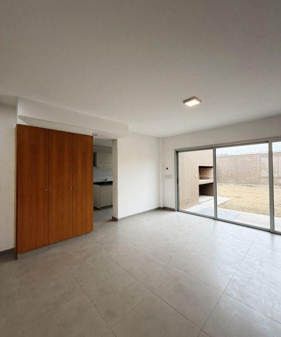 Foto de Moderno Duplex en Barrio Furlotti | 2 Dormitorios, Patio con Parrilla y Calefacción Central, imagen 3