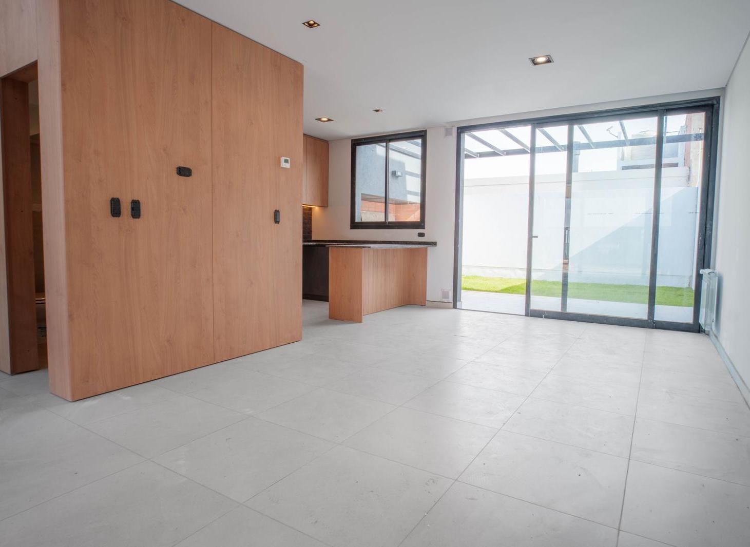 Foto de VENTA - DUPLEX 3 DORMITORIOS en Quebradas De Manantiales, imagen 1