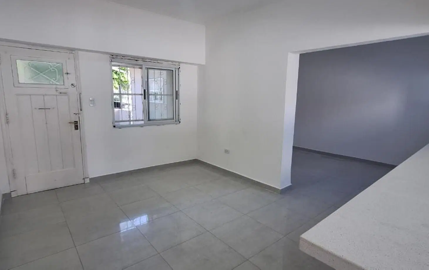 venta casa tres ambientes con garage y quincho zona Parque Luro 4