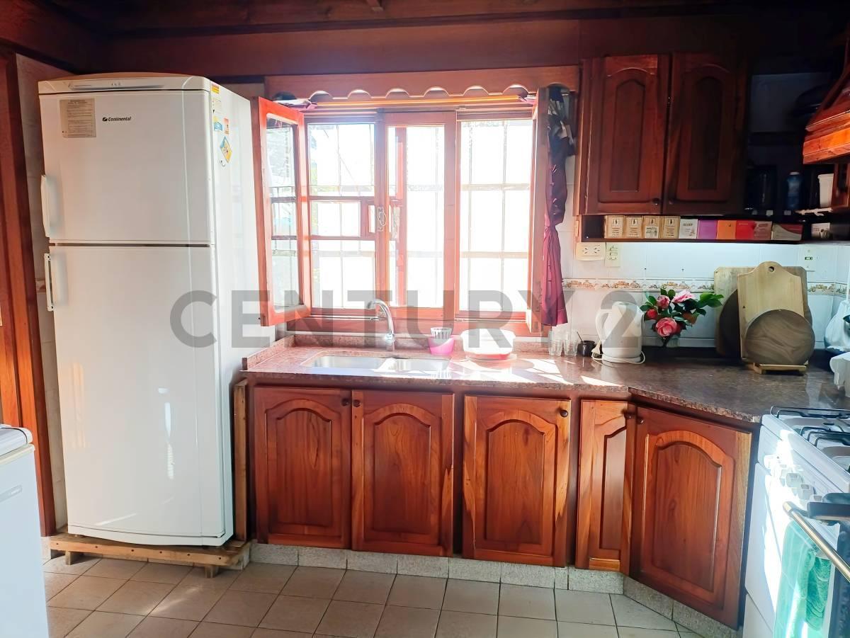 Foto de Casa en venta 5 ambientes con parque Mar Del Tuyu limite con Costa del, imagen 5