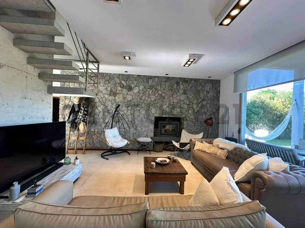 Casa 5 ambientes en venta Costa Esmeralda Golf I 8