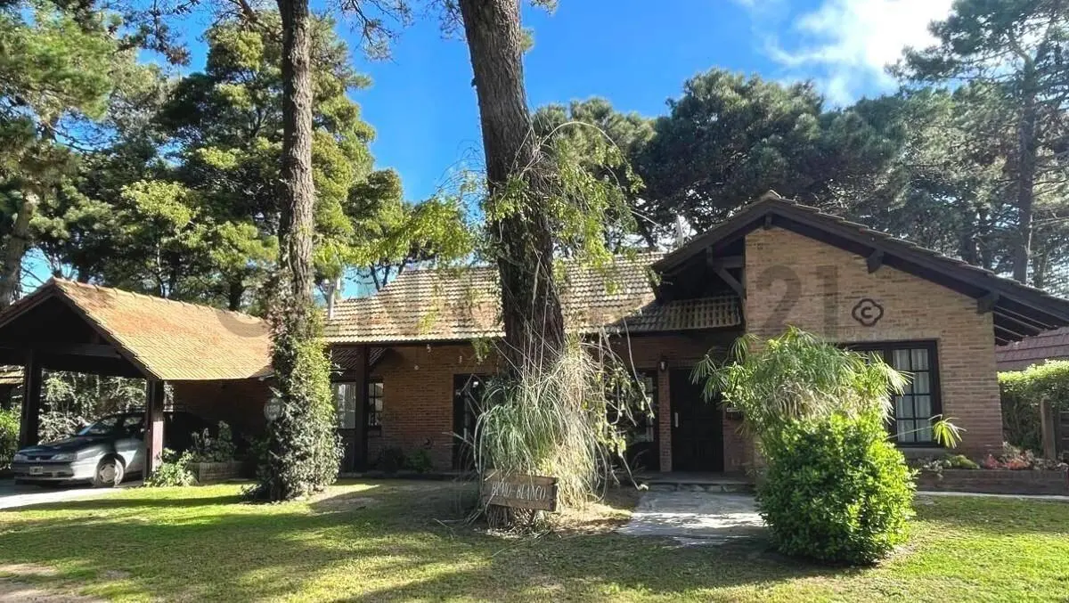 VENTA CASA DE 5 AMBIENTES EN ZONA GOLF NUEVO PINAMAR 2