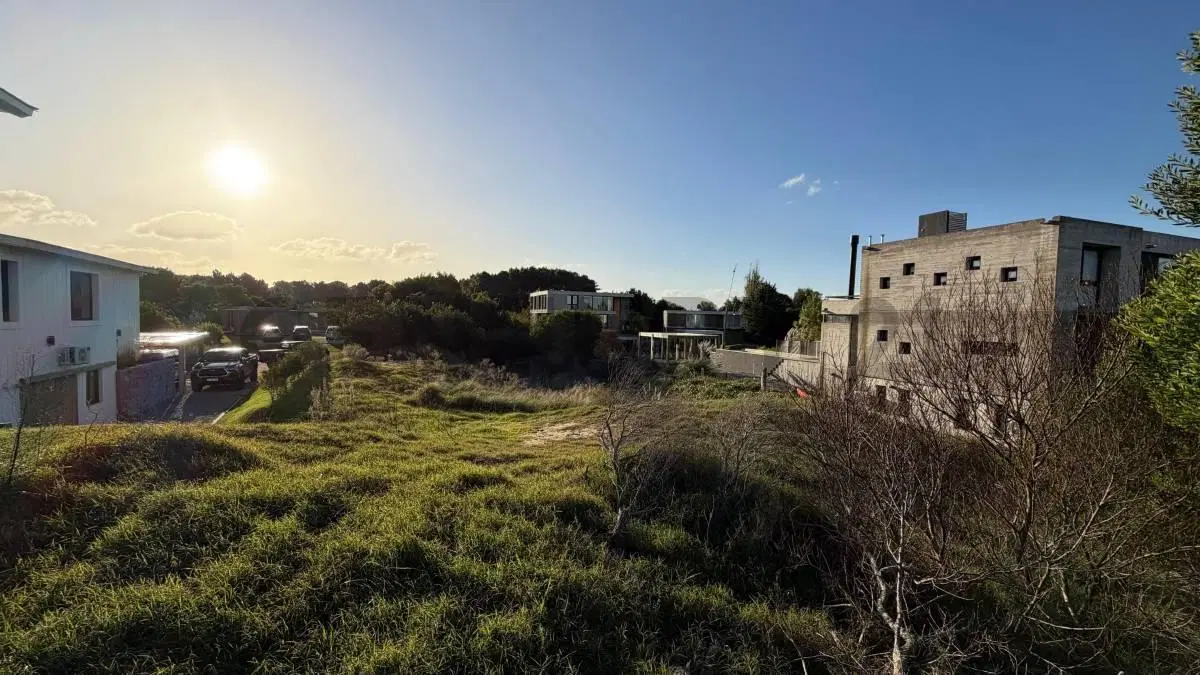 LOTE EN EXCLUSIVIDAD CERCA DEL MAR EN COSTA ESMERALDA RESIDENCIAL 2 5
