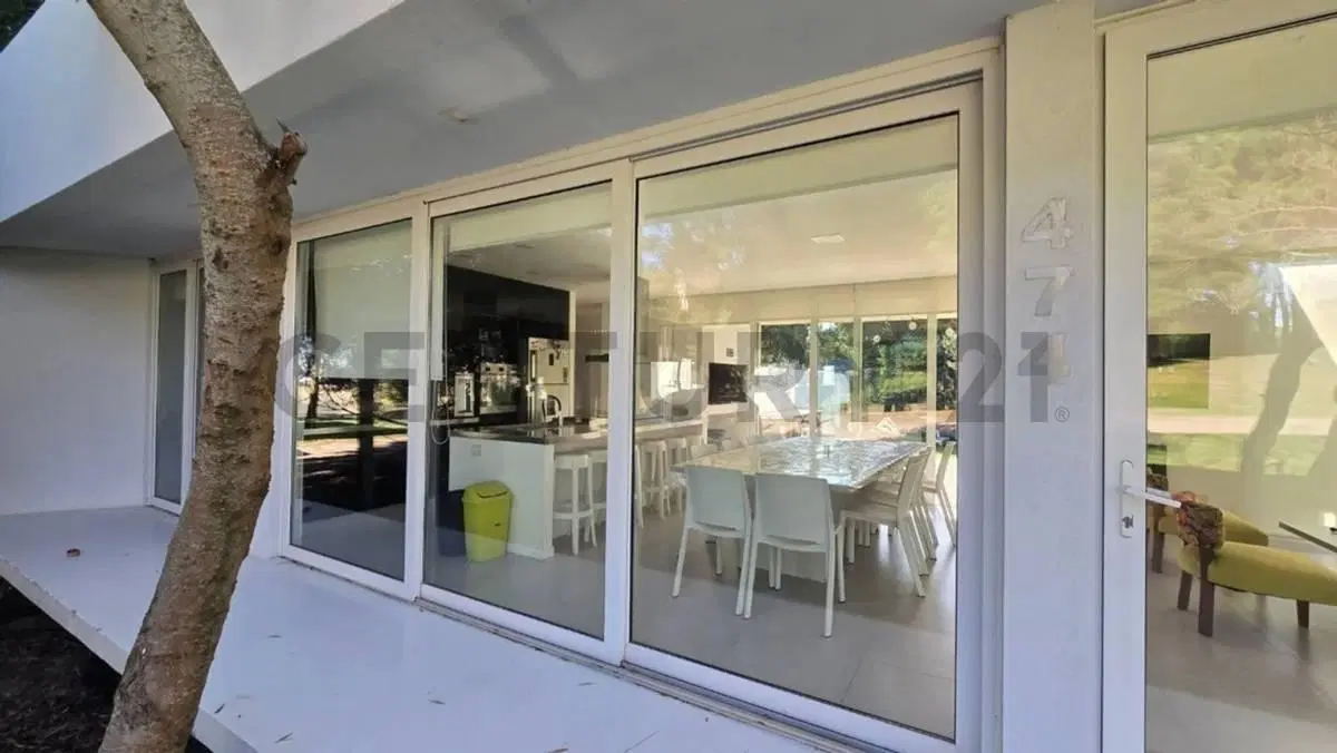 CASA 5 AMBIENTES EN VENTA EN COSTA ESMERALDA BARRIO RESIDENCIAL 1 2