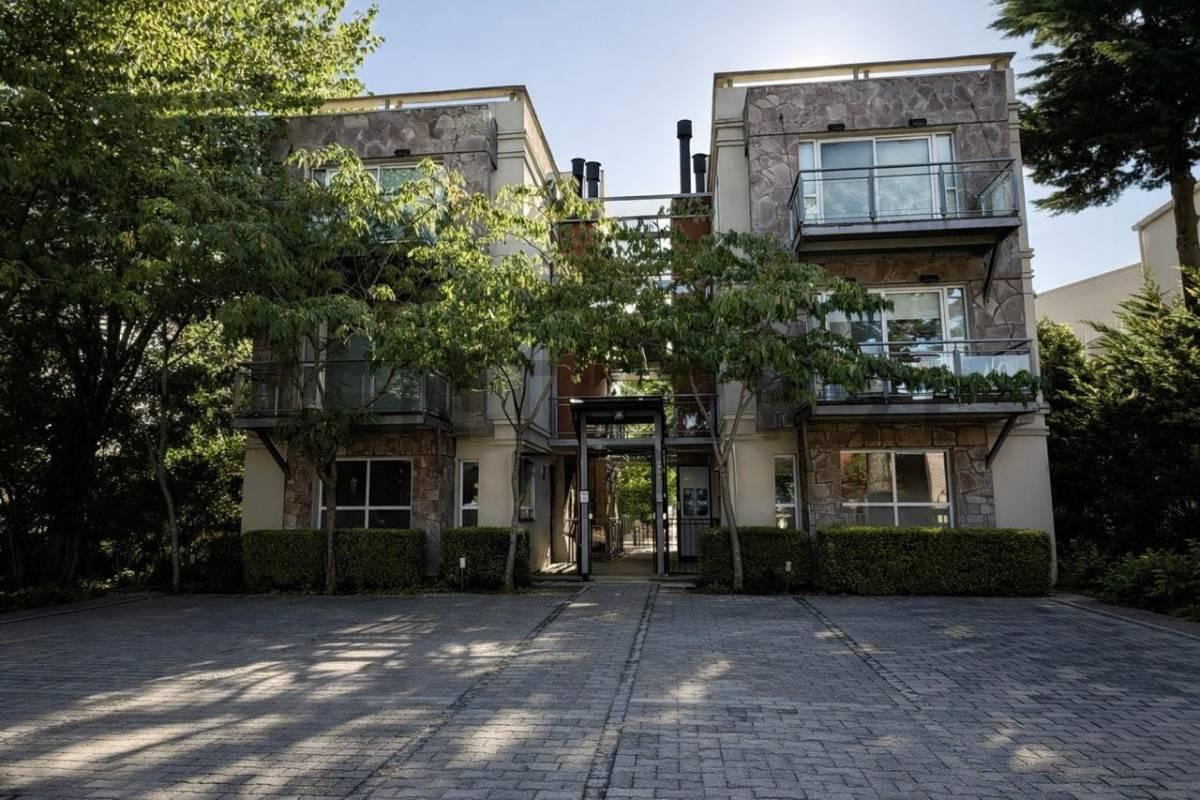 AMPLIO DEPARTAMENTO 2 AMBIENTES CALLE VALLE FERTIL PINAMAR