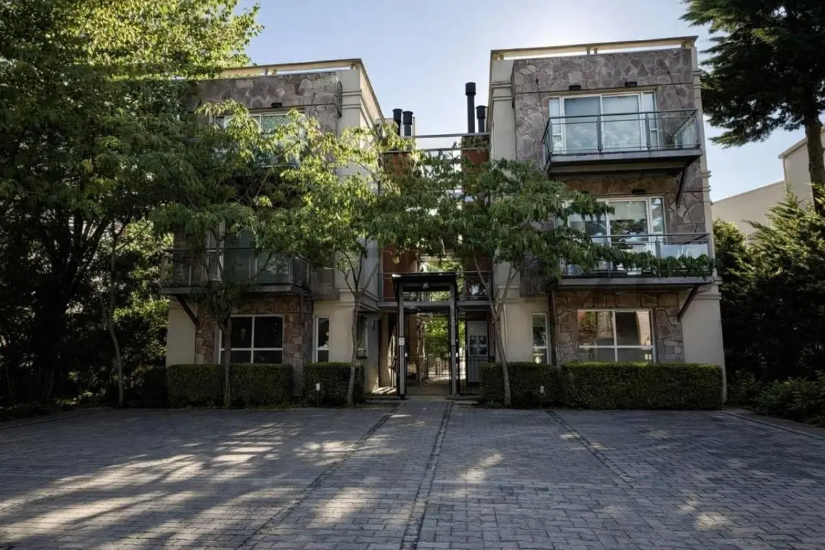 AMPLIO DEPARTAMENTO 2 AMBIENTES CALLE VALLE FERTIL PINAMAR 2