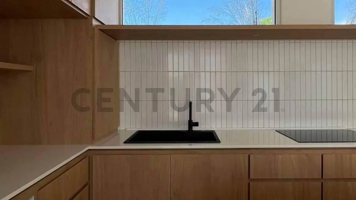 CASA EN VENTA EN COSTA ESMERALDA BARRIO SENDEROS III DE DISEÑO CON GAS NATURAL 5
