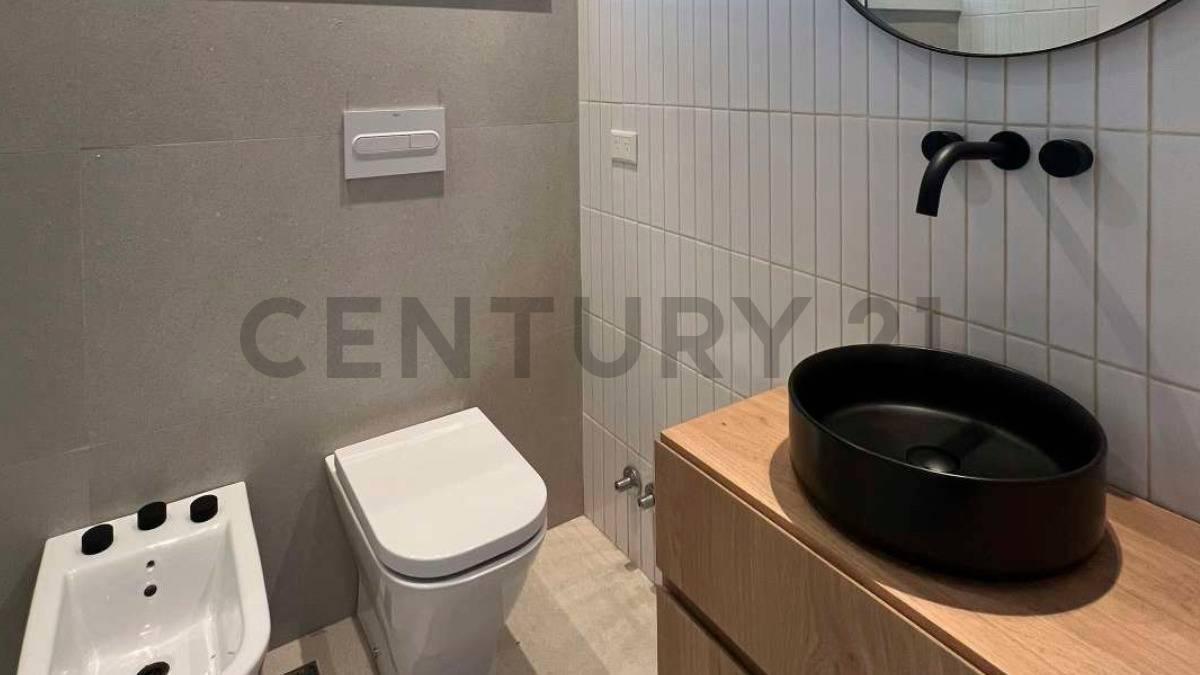 CASA EN VENTA EN COSTA ESMERALDA BARRIO SENDEROS III DE DISEÑO CON GAS NATURAL