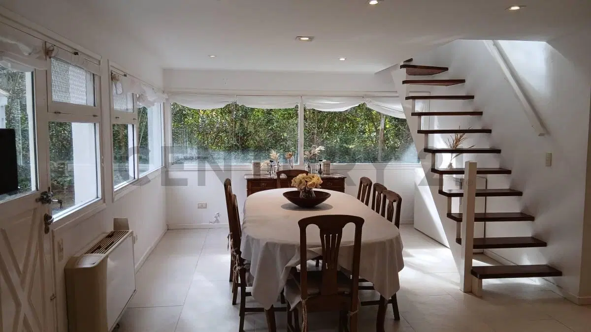 Casa 5 ambientes Carilo Piscina Climatizada Calefacción por Radiadores e Hidromasaje. 5
