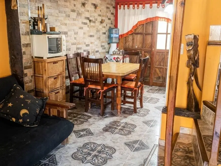 Triplex en Costa Azul - Excelente Ubicación en Obligado y Catamarca con Patio y Parrilla 2