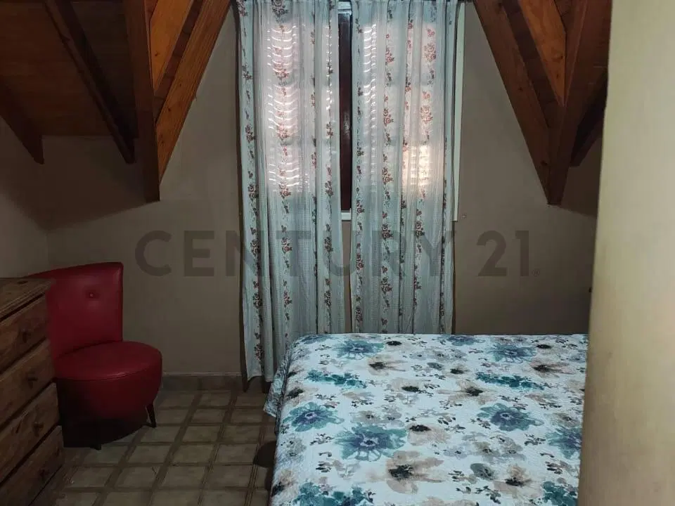 Triplex en Costa Azul - Excelente Ubicación en Obligado y Catamarca con Patio y Parrilla 5