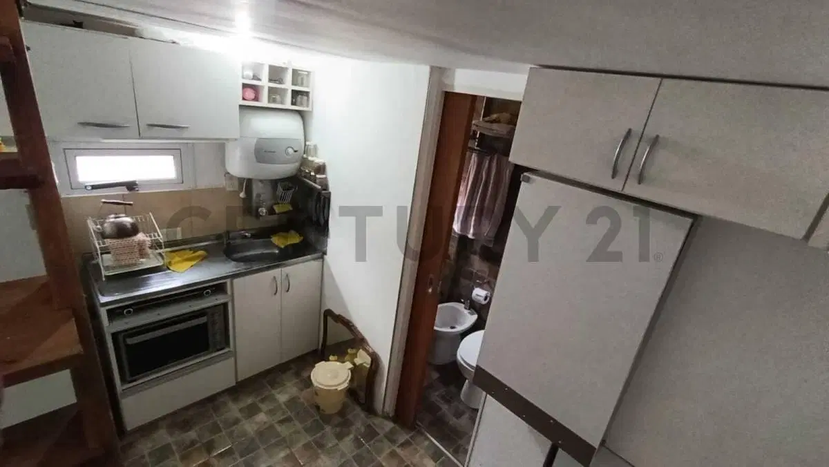 Venta Local comercial con monoambiente Pinamar Centro 2
