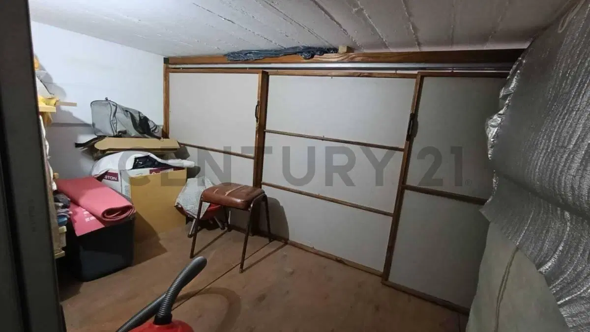 Venta Local comercial con monoambiente Pinamar Centro 3