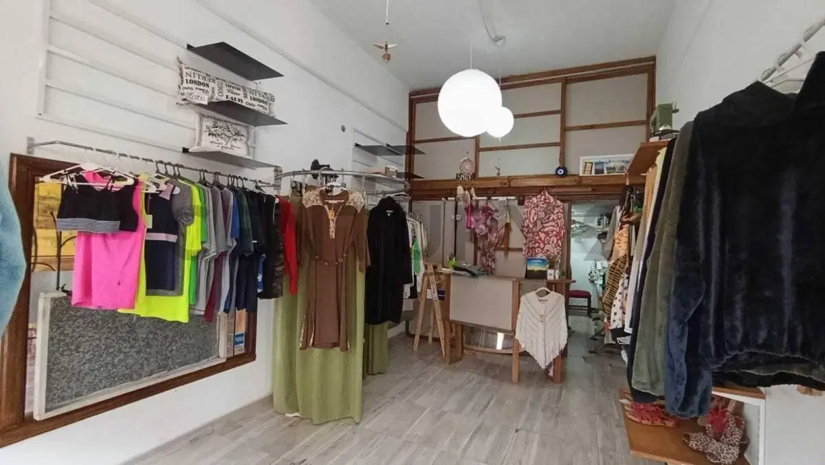 Venta Local comercial con monoambiente Pinamar Centro 4