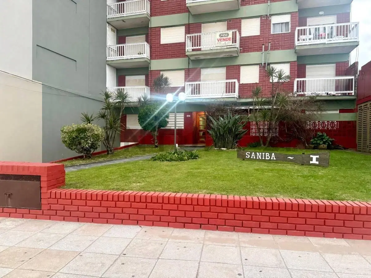 Departamento en venta 3 ambientes frente al mar con parque y gas natural en Santa Teresita 5