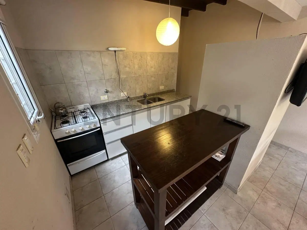 CASA EN VENTA DISTRIBUIDA EN 2 UNIDADES INDEPENDIENTES MAR AZUL 3