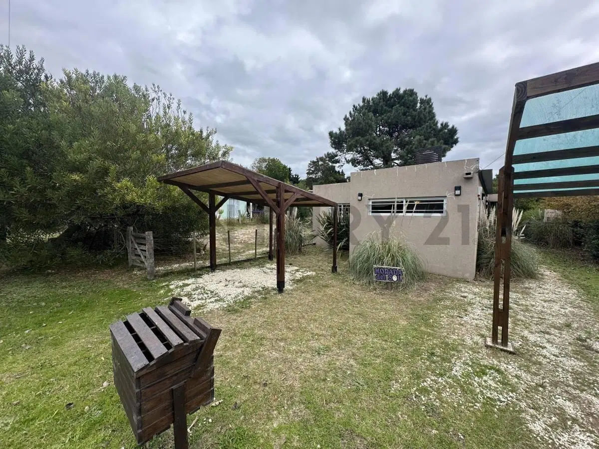 CASA EN VENTA DISTRIBUIDA EN 2 UNIDADES INDEPENDIENTES MAR AZUL 2