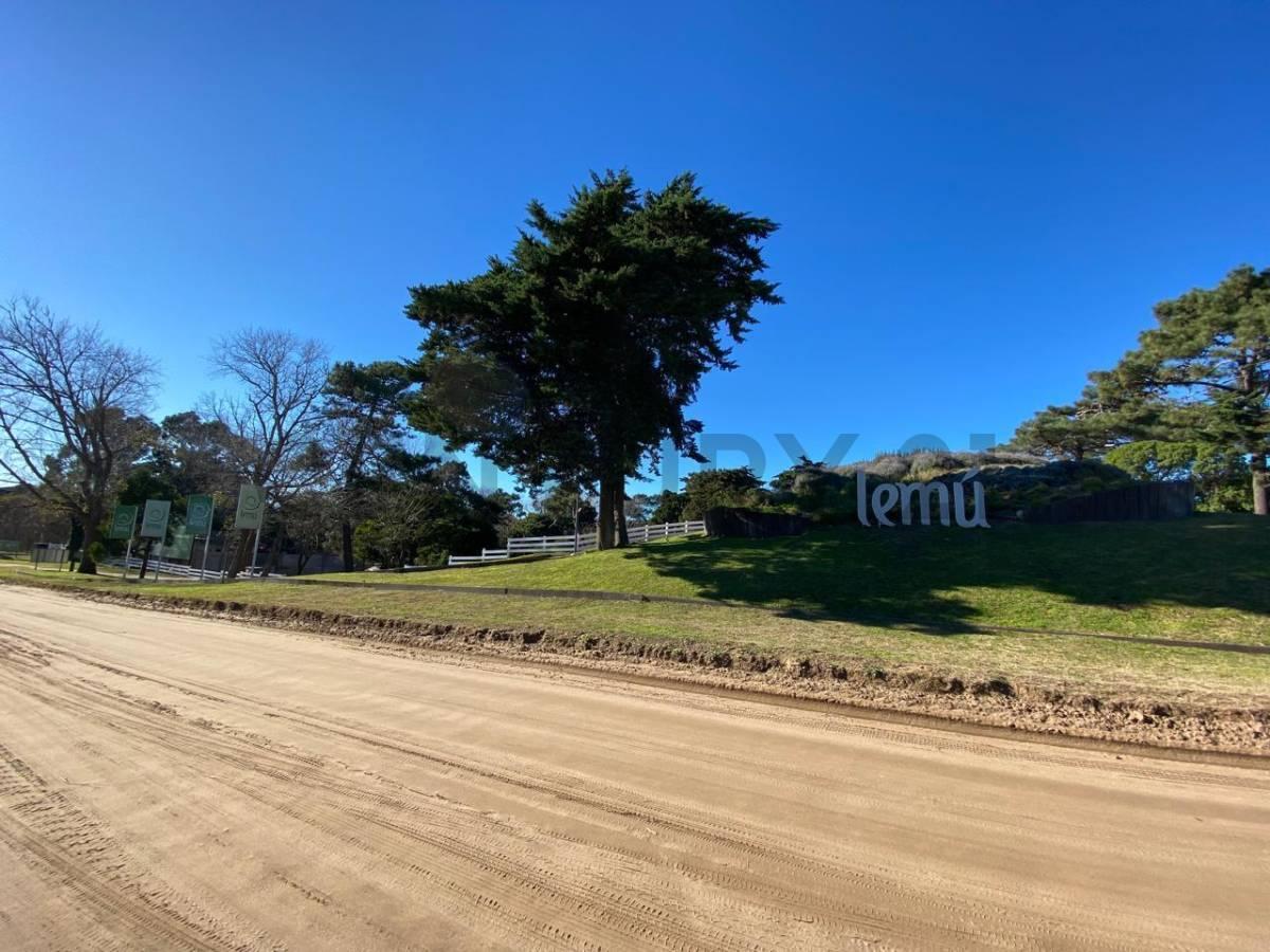 LOTE EN VENTA DE 400 m2 EN BARRIO PRIVADO LEMU