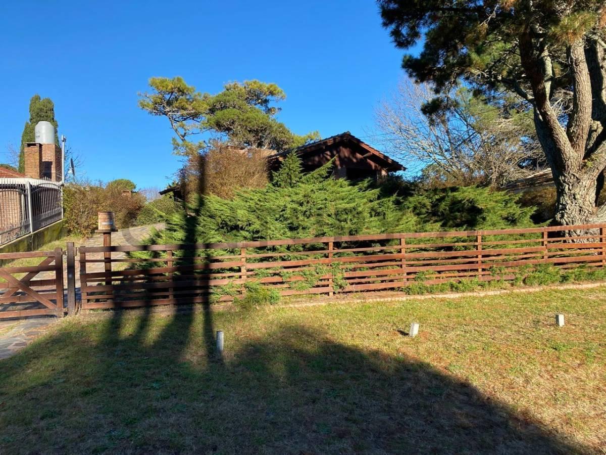 VENTA CASA CON PILETA EN BARRIO NORTE VILLA GESELL