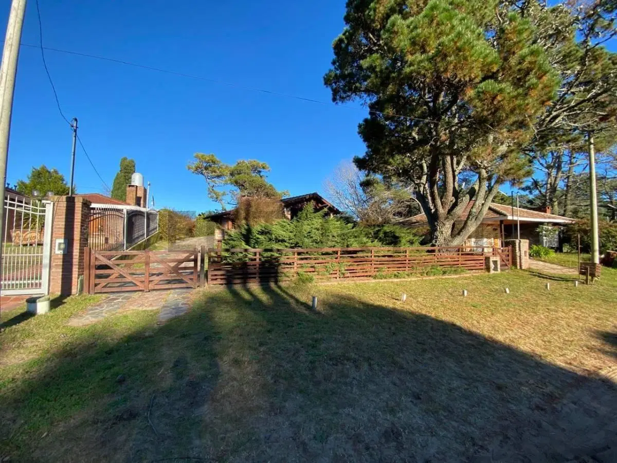 VENTA CASA CON PILETA EN BARRIO NORTE VILLA GESELL 2