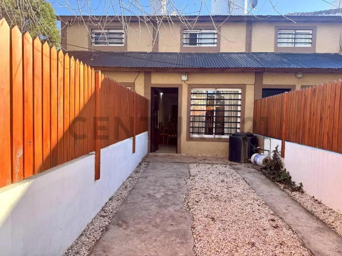 Dúplex en venta de 2 Dormitorios con Patio Parrilla y Cochera entre San Bernardo y Mar de Ajó 2