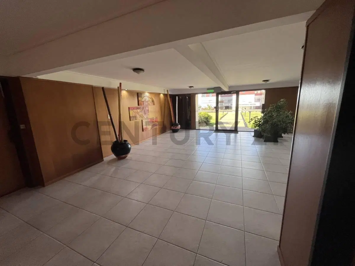EN VENTA EXCLUSIVO DEPARTAMENTO 3 AMBIENTES FRENTE AL MAR VILLA GESELL NORTE 2