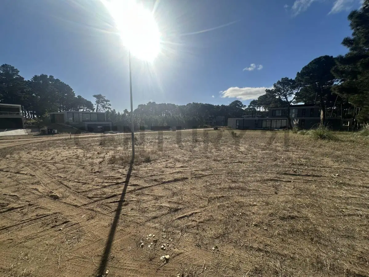 Lote en VENTA en barrio PIONEROS Pinamar 5