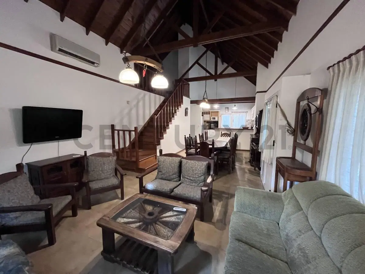 Venta Casa 5 ambientes + Departamento y Quincho Mar de Las Pampas 2