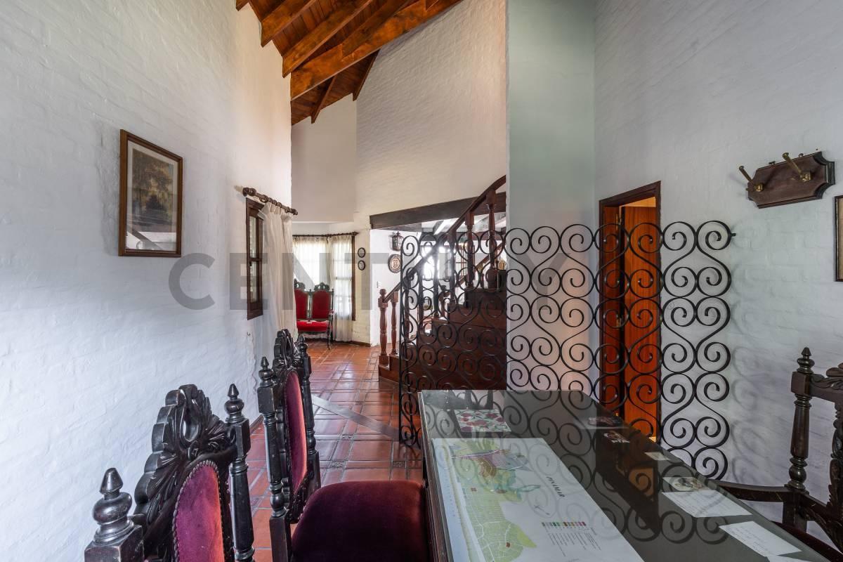 Foto de Casa en venta Pinamar 5 ambientes Fondo al golf, imagen 4