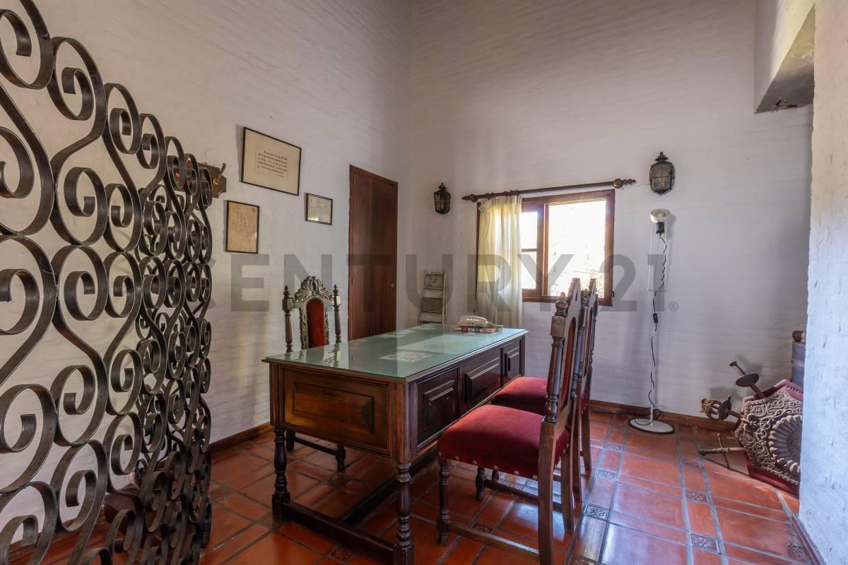 Foto de Casa en venta Pinamar 5 ambientes Fondo al golf, imagen 3
