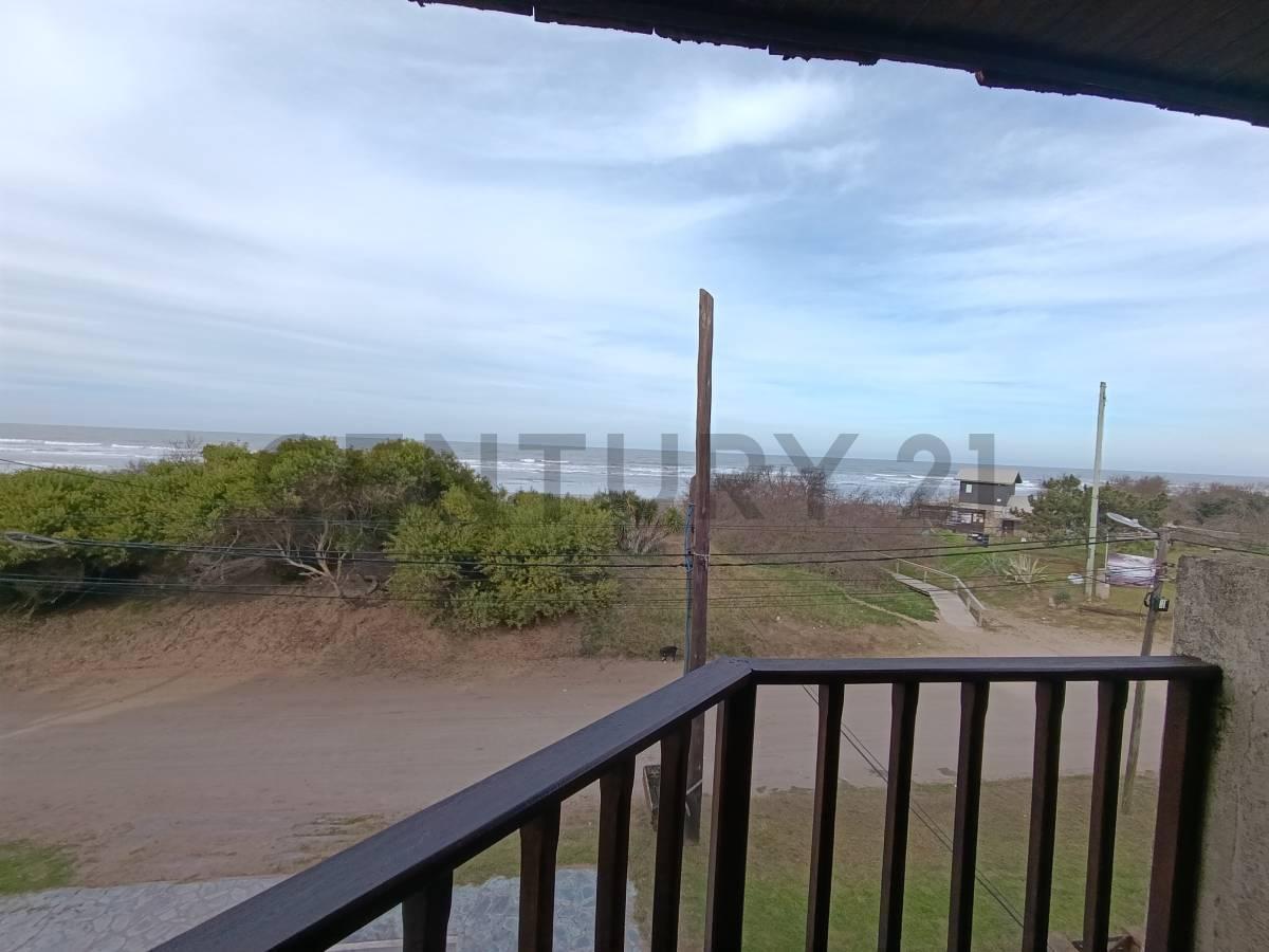 Foto de Venta de casa 5 ambientes frente con cochera quincho parrilla en Costa, imagen 5