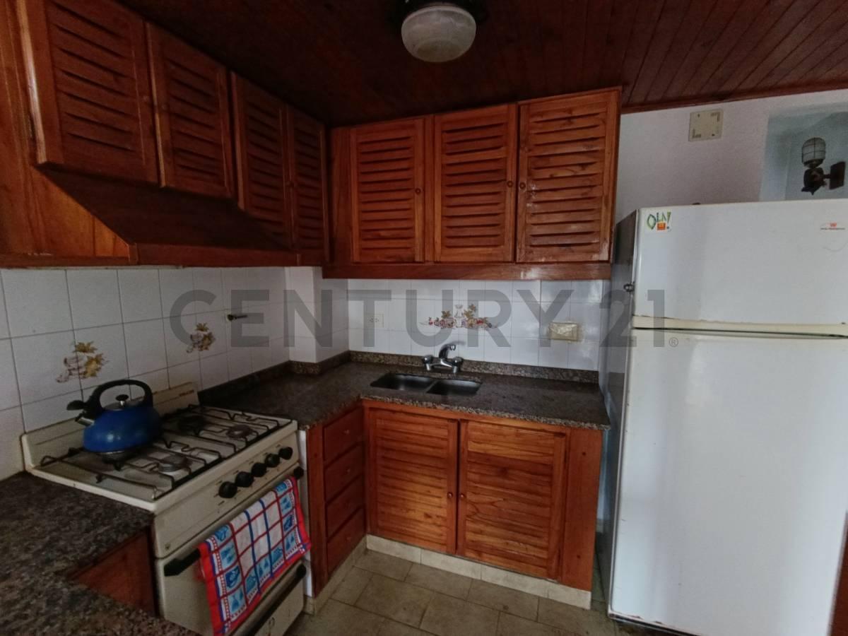 Foto de Venta de casa 5 ambientes frente con cochera quincho parrilla en Costa, imagen 3