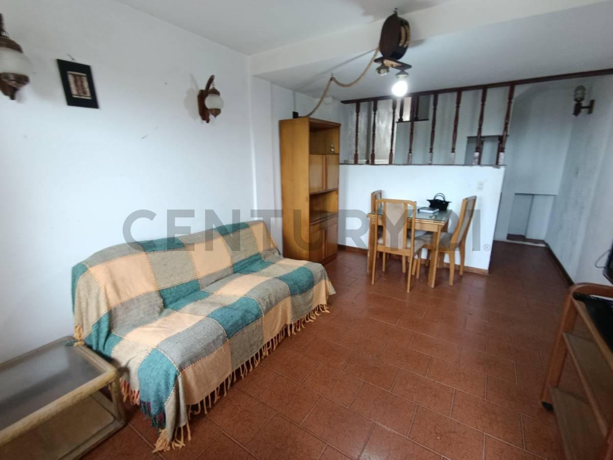 Foto de Venta de casa 5 ambientes frente con cochera quincho parrilla en Costa, imagen 2