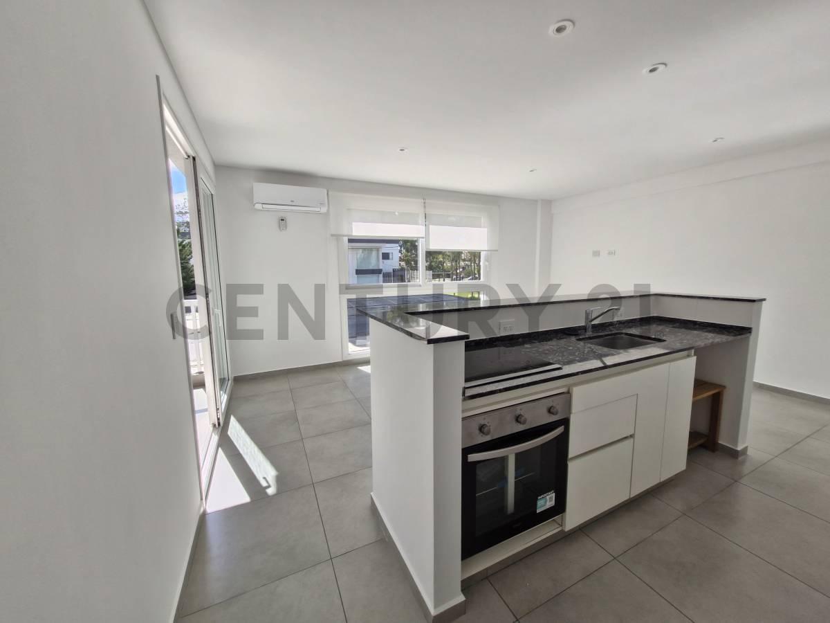 Foto de DEPARTAMENTO 3 AMBIENTES COCHERA Y PISCINA PINAMAR CENTRO, imagen 3