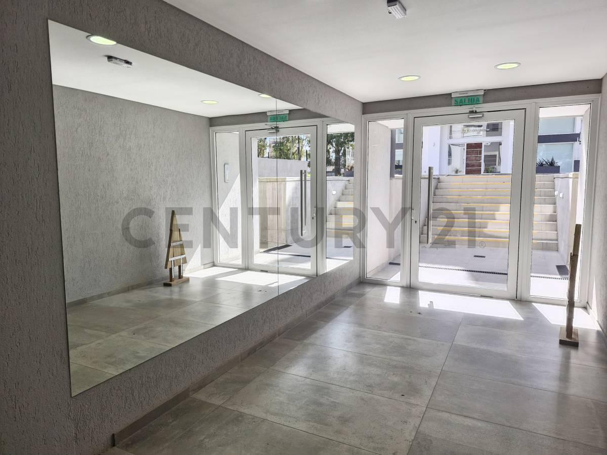 Foto de DEPARTAMENTO 3 AMBIENTES COCHERA Y PISCINA PINAMAR CENTRO, imagen 5