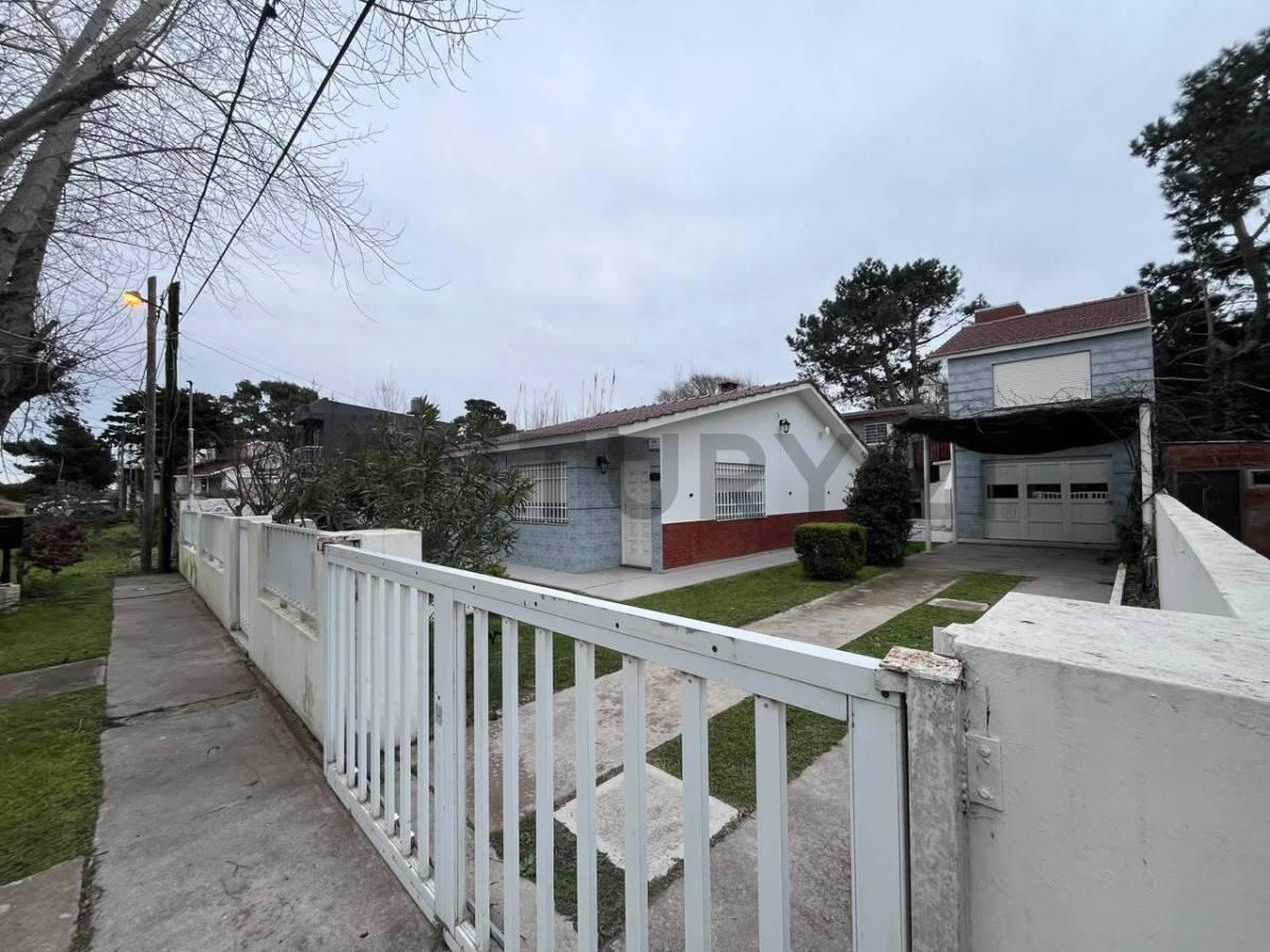 Foto de VENTA/PERMUTA COMPLEJO DE DEPARTAMENTOS EN MAR DEL TUYU, imagen 2