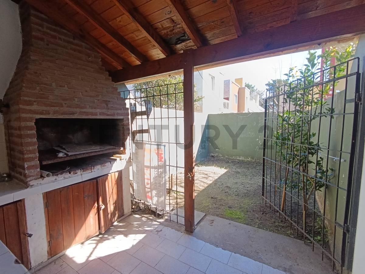 Foto de Venta de Complejo 3 Unidades con gas natural pleno centro de Las Toninas, imagen 4