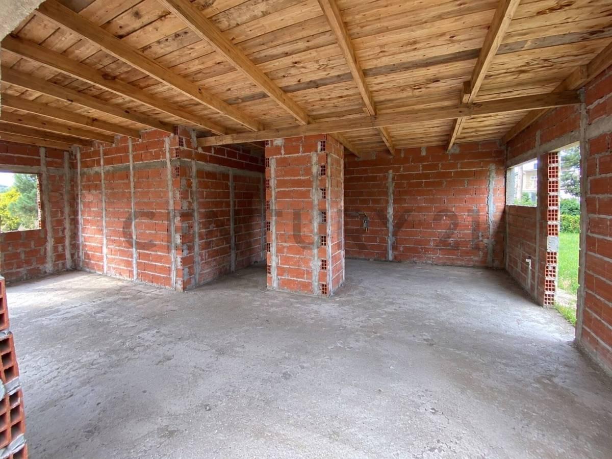 Foto de VENTA DE LOTE EN OSTENDE CON EDIFICACIÓN INICIADA, imagen 4