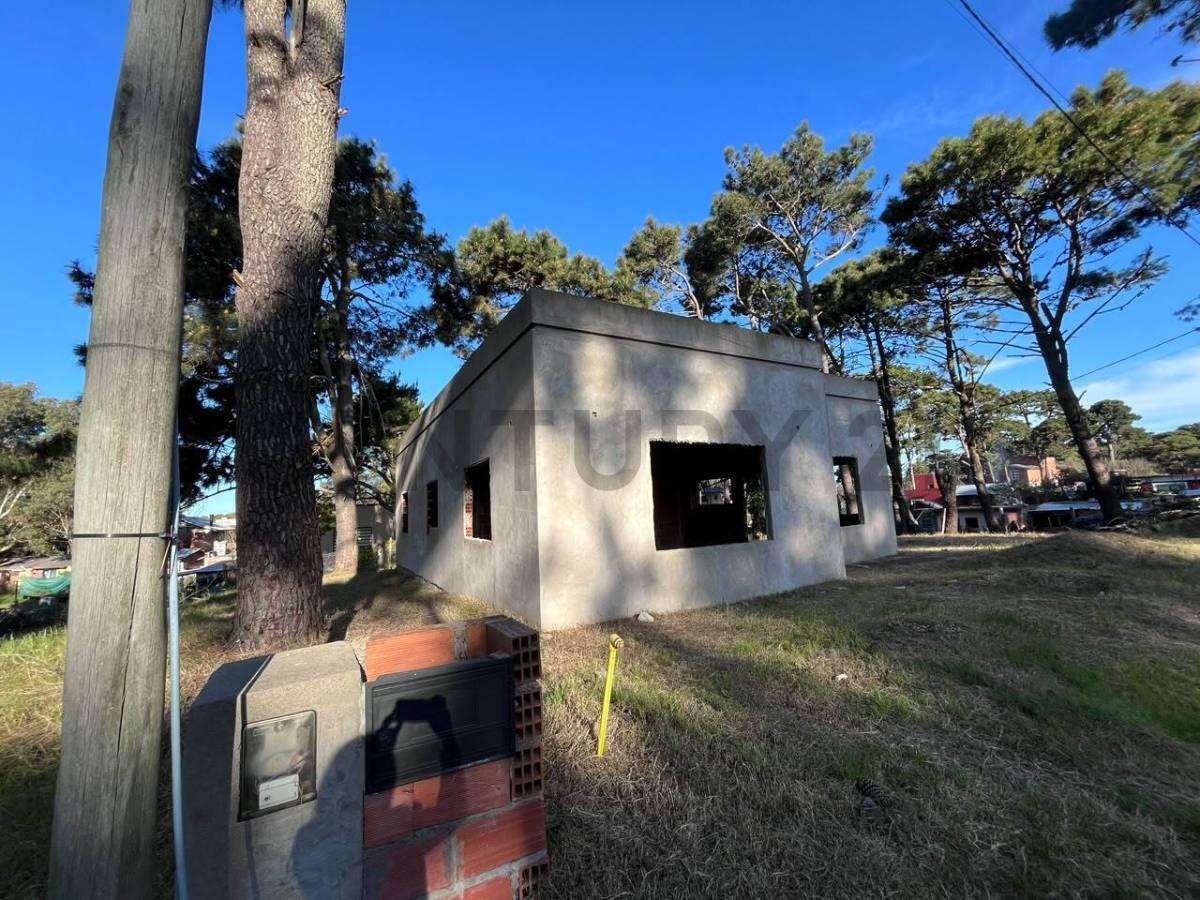 Foto de VENTA DE LOTE EN OSTENDE CON EDIFICACIÓN INICIADA, imagen 3