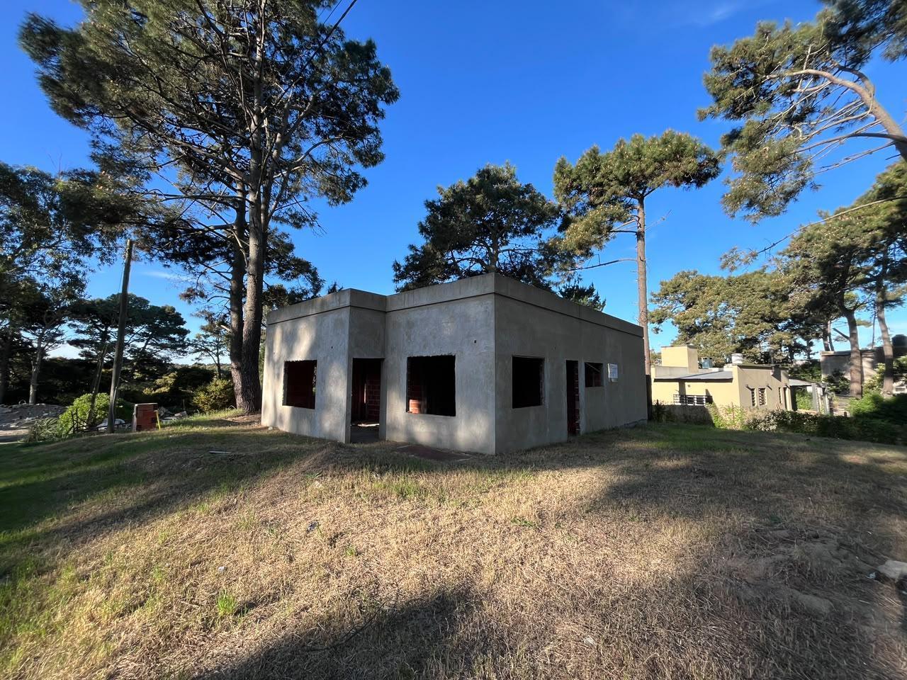 Foto de VENTA DE LOTE EN OSTENDE CON EDIFICACIÓN INICIADA, imagen 1