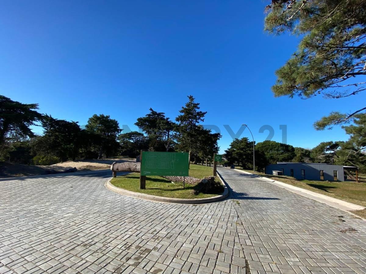 Foto de LOTE EN VENTA DE 400 m2 EN BARRIO PRIVADO LEMU, imagen 2