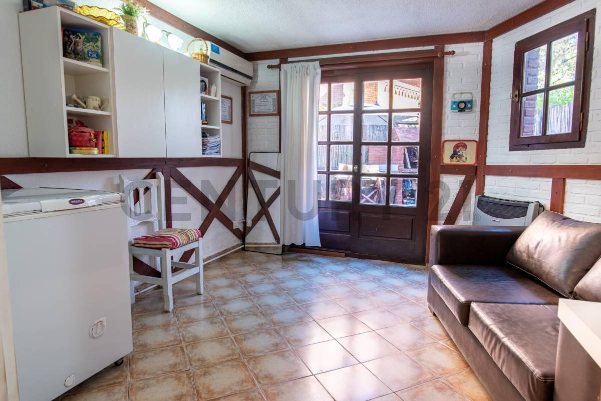 Foto de Venta Departamento Tríplex 2 ambientes más altillo versátil Zona Dúplex, imagen 2