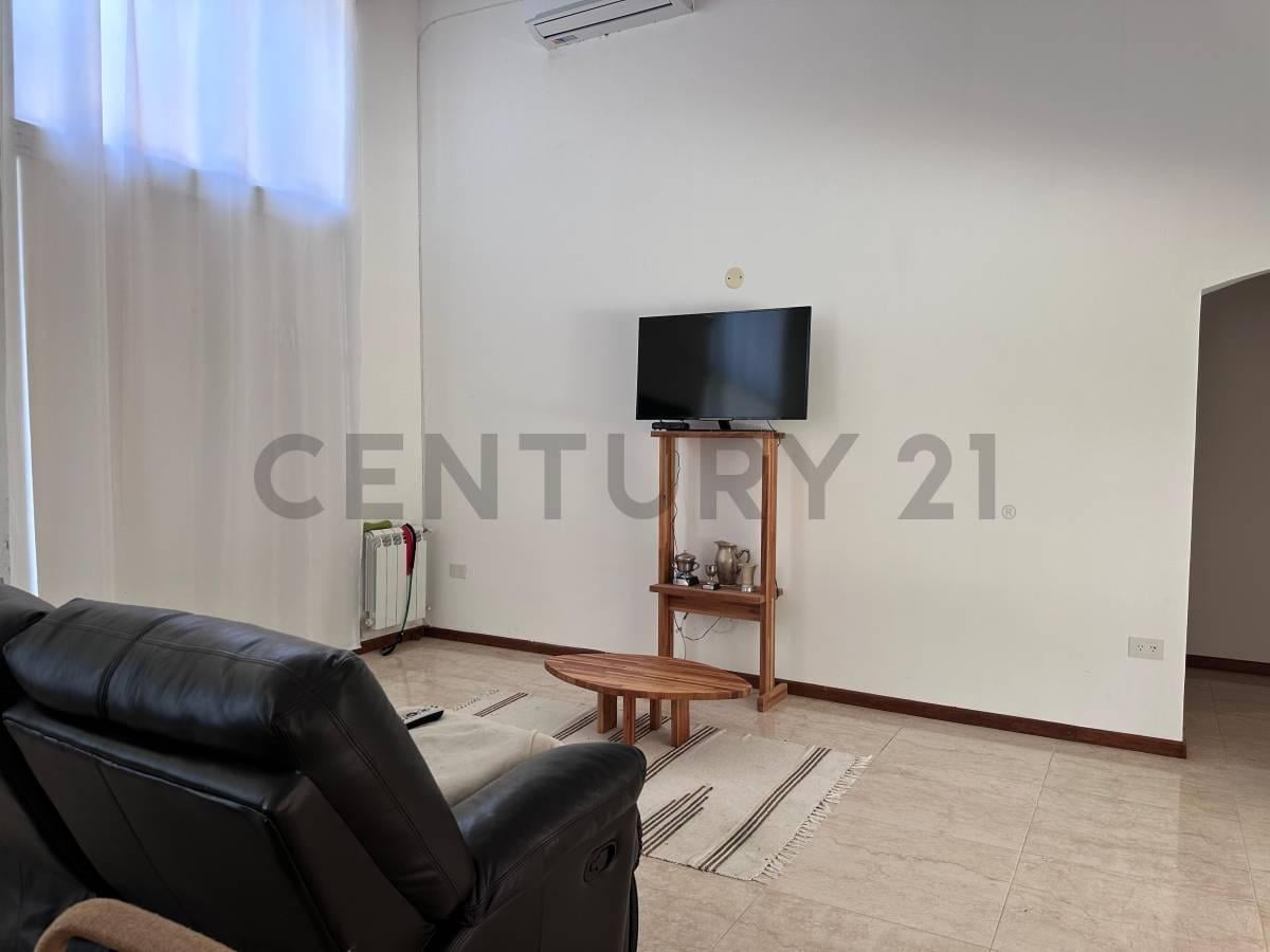 Foto de CASA 3 DORMITORIOS EN VENTA BARRIO VILLAROBLES, imagen 1