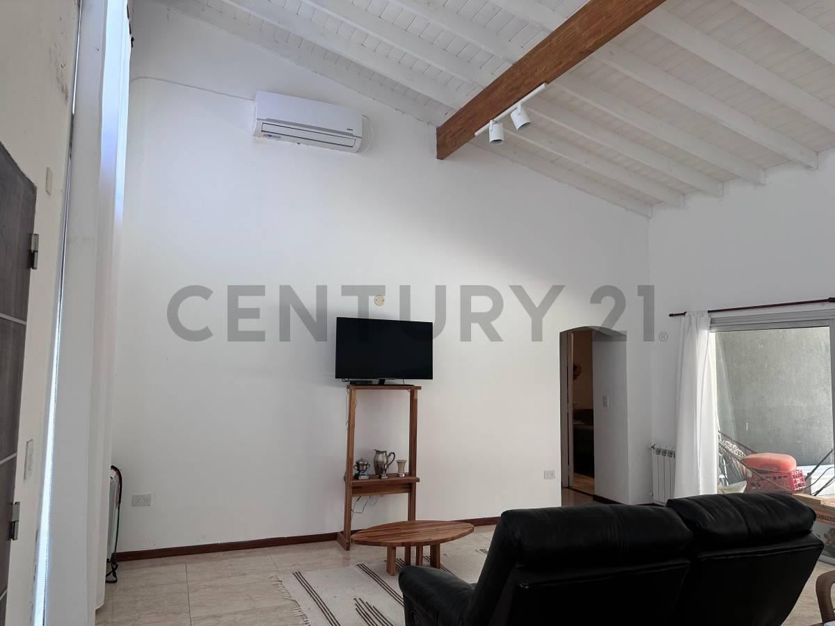 Foto de CASA 3 DORMITORIOS EN VENTA BARRIO VILLAROBLES, imagen 2