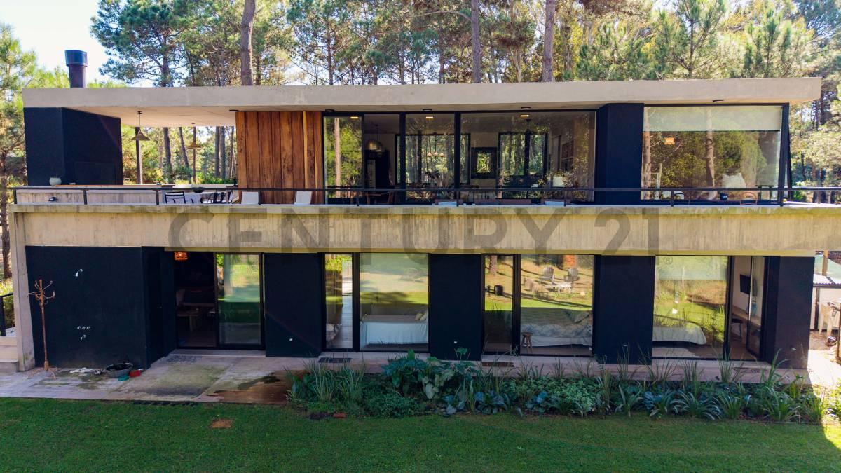 Foto de CASA EN VENTA 5 AMBIENTES ISLA DEL GOLF PINAMAR, imagen 1